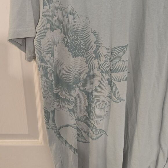 Airwalk Light Blue Graphic Tee with Floral and Skull Design - Picture 3 of 7